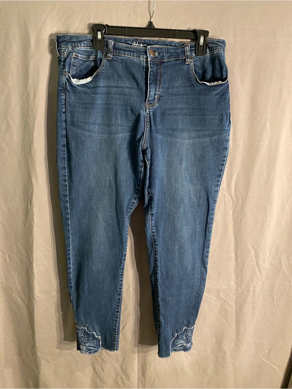 Style & Co. Medium Blue Cropped Jeans with Ankles Embroidery